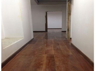 Foto 1 de Centro Histórico, Casa Comercial en renta, 350 m2, 6 ambientes, 4 baños