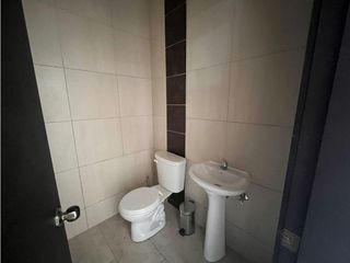 Foto 7 de Rumipamba, Local Comercial en renta, 60 m2, 2 ambientes, 1 baño, patio