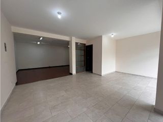Foto 8 de Rumipamba, Local Comercial en renta, 60 m2, 2 ambientes, 1 baño, patio