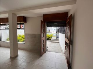Foto 3 de Rumipamba, Local Comercial en renta, 60 m2, 2 ambientes, 1 baño, patio
