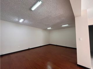 Foto 6 de Rumipamba, Local Comercial en renta, 60 m2, 2 ambientes, 1 baño, patio