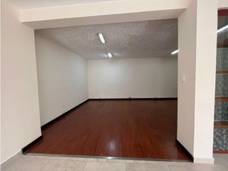 Foto 5 de Rumipamba, Local Comercial en renta, 60 m2, 2 ambientes, 1 baño, patio