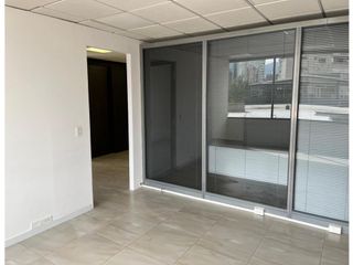 Foto 1 de La Coruña, Oficina en renta, 200 m2, 8 ambientes, 2 baños, 5 parqueaderos