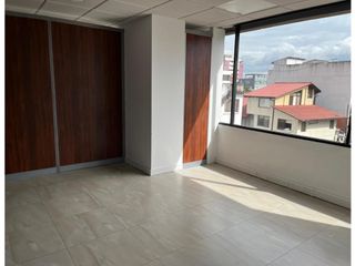 Foto 7 de La Coruña, Oficina en renta, 200 m2, 8 ambientes, 2 baños, 5 parqueaderos