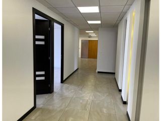 Foto 4 de La Coruña, Oficina en renta, 200 m2, 8 ambientes, 2 baños, 5 parqueaderos