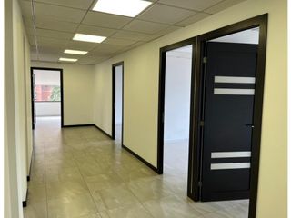 Foto 6 de La Coruña, Oficina en renta, 200 m2, 8 ambientes, 2 baños, 5 parqueaderos