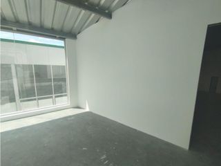 Foto 2 de Rumiñahui, Local Comercial en renta, 2 ambientes, 1 baño, 8 parqueaderos