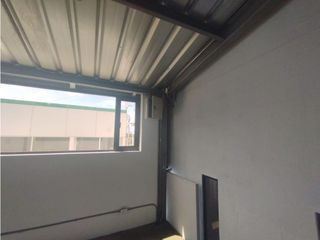 Foto 8 de Rumiñahui, Local Comercial en renta, 2 ambientes, 1 baño, 8 parqueaderos