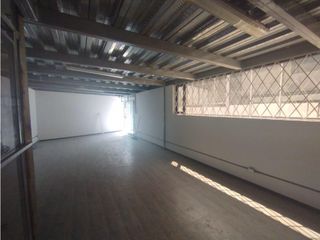 Foto 1 de Rumiñahui, Local Comercial en renta, 2 ambientes, 1 baño, 8 parqueaderos