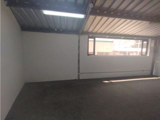 Foto 4 de Rumiñahui, Local Comercial en renta, 2 ambientes, 1 baño, 8 parqueaderos