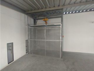 Foto 10 de Rumiñahui, Local Comercial en renta, 2 ambientes, 1 baño, 8 parqueaderos