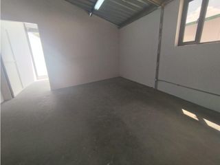 Foto 11 de Rumiñahui, Local Comercial en renta, 2 ambientes, 1 baño, 8 parqueaderos