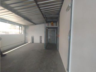 Foto 6 de Rumiñahui, Local Comercial en renta, 2 ambientes, 1 baño, 8 parqueaderos