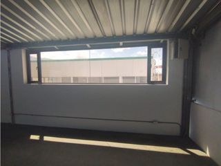 Foto 7 de Rumiñahui, Local Comercial en renta, 2 ambientes, 1 baño, 8 parqueaderos