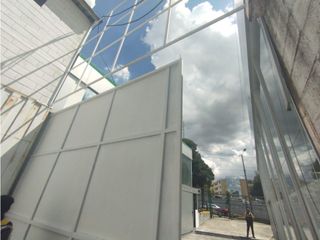 Foto 3 de Rumiñahui, Bodega en renta, 246 m2, 1 ambiente, 1 baño, 8 parqueaderos