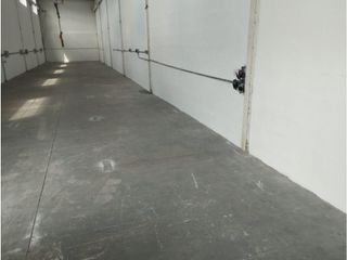 Foto 17 de Rumiñahui, Bodega en renta, 246 m2, 1 ambiente, 1 baño, 8 parqueaderos