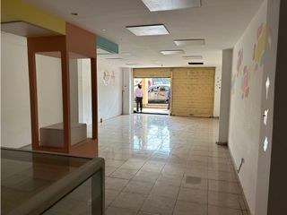 Sangolqui, Local Comercial en renta, 100 m2, 1 ambiente, 2 baños, 2 parqueaderos