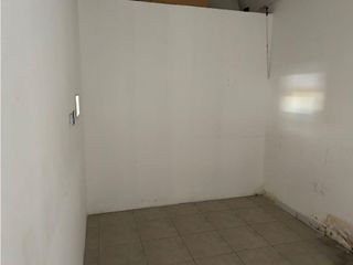 Sangolqui, Local Comercial en renta, 100 m2, 1 ambiente, 2 baños, 2 parqueaderos