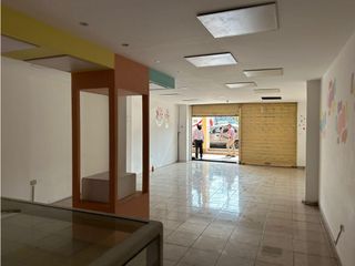 Sangolqui, Local Comercial en renta, 100 m2, 1 ambiente, 2 baños, 2 parqueaderos