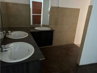 Foto 10 de Sangolqui, Local Comercial en renta, 100 m2, 1 ambiente, 2 baños, 2 parqueaderos