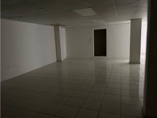 Sangolqui, Local Comercial en renta, 130 m2, 1 ambiente, 2 baños, 1 parqueadero