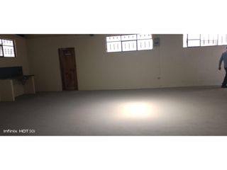 Foto 3 de El Condado, Galpón en renta, 120 m2, 1 ambiente, 1 baño, 8 parqueaderos