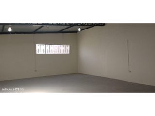 Foto 8 de El Condado, Galpón en renta, 120 m2, 1 ambiente, 1 baño, 8 parqueaderos
