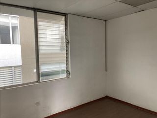 Foto 14 de Rumipamba, Oficina en renta, 223 m2, 7 divisiones, 2 baños, 2 parqueaderos