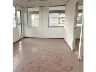 Foto 12 de Rumipamba, Oficina en renta, 223 m2, 7 divisiones, 2 baños, 2 parqueaderos
