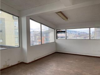 Foto 4 de Rumipamba, Oficina en renta, 223 m2, 7 divisiones, 2 baños, 2 parqueaderos