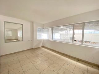 Foto 17 de Carcelén, Galpón en renta, 2169 m2, 5 ambientes, 5 baños