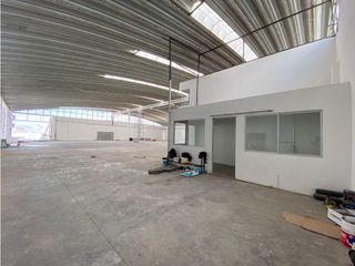 Foto 9 de Carcelén, Galpón en renta, 2169 m2, 5 ambientes, 5 baños