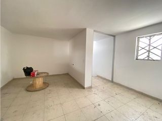 Foto 20 de Carcelén, Galpón en renta, 2169 m2, 5 ambientes, 5 baños