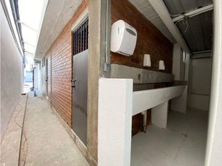 Foto 30 de Carcelén, Galpón en renta, 2169 m2, 5 ambientes, 5 baños