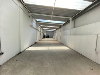 Foto 29 de Carcelén, Galpón en renta, 2169 m2, 5 ambientes, 5 baños