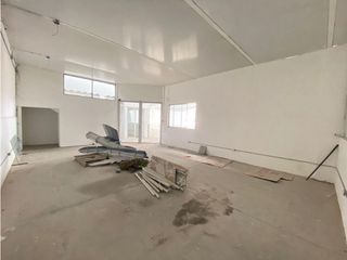 Foto 16 de Carcelén, Galpón en renta, 2169 m2, 5 ambientes, 5 baños