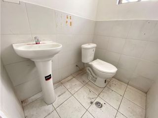 Foto 28 de Carcelén, Galpón en renta, 2169 m2, 5 ambientes, 5 baños