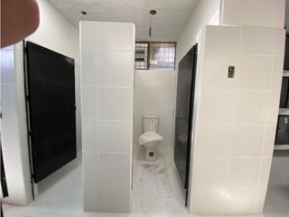 Foto 32 de Carcelén, Galpón en renta, 2169 m2, 5 ambientes, 5 baños