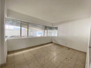 Foto 19 de Carcelén, Galpón en renta, 2169 m2, 5 ambientes, 5 baños