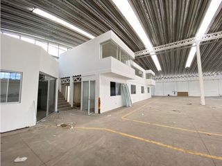 Foto 12 de Carcelén, Galpón en renta, 2169 m2, 5 ambientes, 5 baños