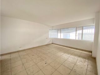 Foto 23 de Carcelén, Galpón en renta, 2169 m2, 5 ambientes, 5 baños