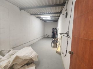 Foto 12 de Solca, Bodega en renta, 160 m2, 2 ambientes, 1 baño, 1 parqueadero