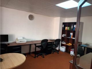 La Colón, Oficina en renta, 80 m2, 4 ambientes, 1 baño, 1 parqueadero