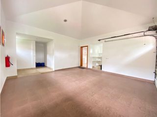 Foto 21 de Cumbaya, Casa en renta, 500 m2, 4 habitaciones, 6 baños, 2 parqueaderos