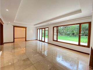 Foto 10 de Cumbaya, Casa en renta, 500 m2, 4 habitaciones, 6 baños, 2 parqueaderos