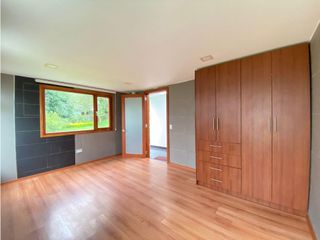 Foto 33 de Cumbaya, Casa en renta, 500 m2, 4 habitaciones, 6 baños, 2 parqueaderos