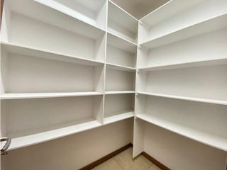 Foto 16 de Cumbaya, Casa en renta, 500 m2, 4 habitaciones, 6 baños, 2 parqueaderos