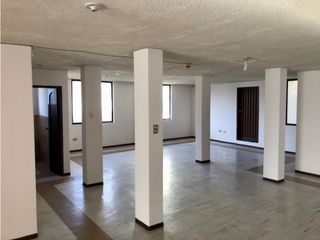 Unión Nacional , Bodega en renta, 220 m2, 2 ambientes, 3 baños, 1 parqueadero