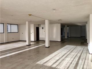 Unión Nacional , Bodega en renta, 220 m2, 2 ambientes, 3 baños, 1 parqueadero