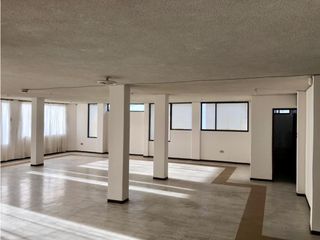 Unión Nacional , Bodega en renta, 220 m2, 2 ambientes, 3 baños, 1 parqueadero